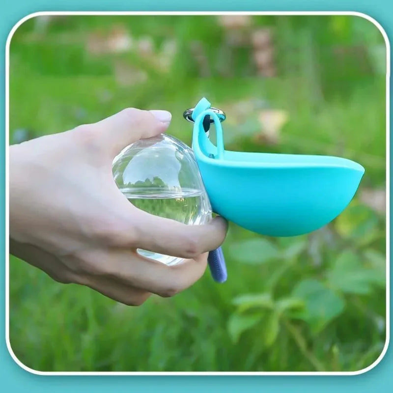 Plastic Dogs Cat Drinking Bottle with Lanyard Outdoor Foldable Water Dispensers Leak-Proof Compact Travel Pet Feeding Bottle